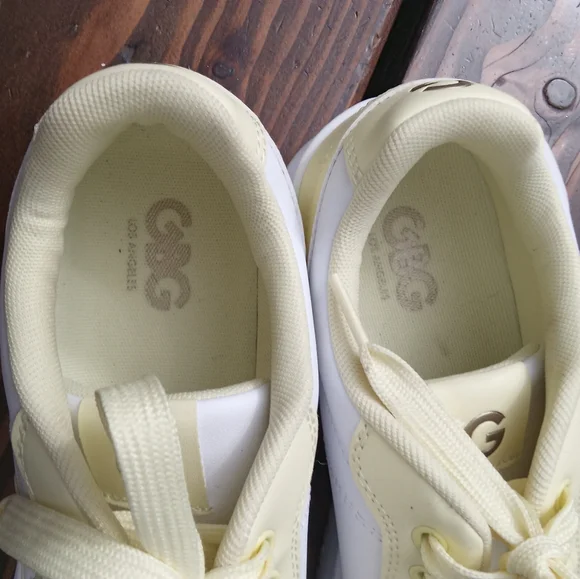 Women's Yellow & White Casual Sneakers, Size 8 1/2 - Picture 2 of 5